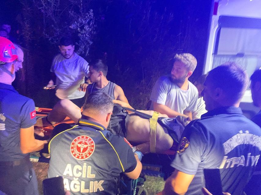 UÇURUMDAN UÇAN MOTOSİKLET SÜRÜCÜSÜ YARALANDI