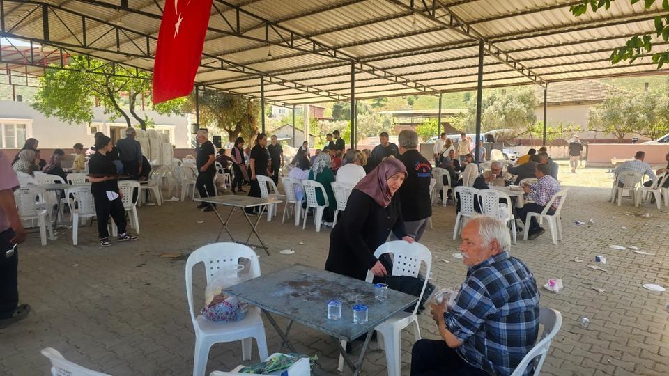 HAMİDİYELİLER GELENEKSEL KEŞKEK HAYRINDA BULUŞTU