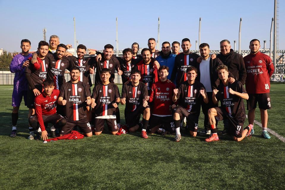 Şampiyonluğa yarım devre kaldı