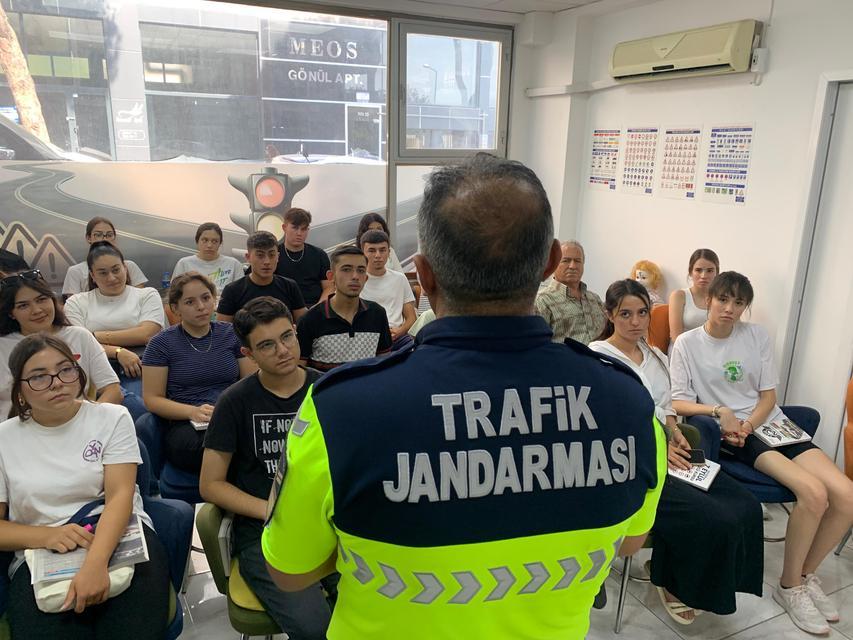 Kuyucak'ta trafik eğitimi verildi