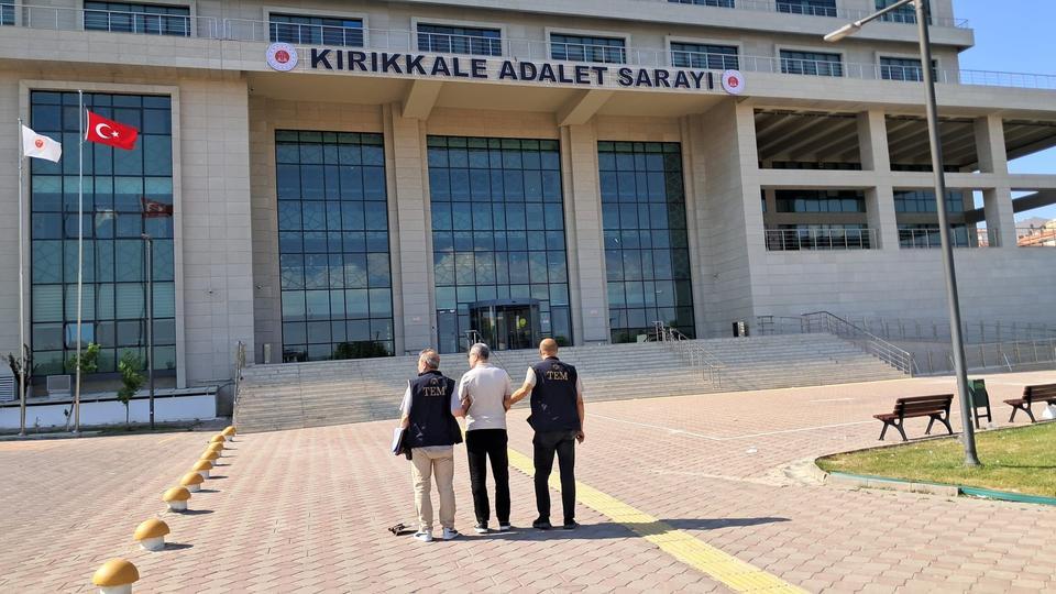Emniyetten FETÖ operasyonu