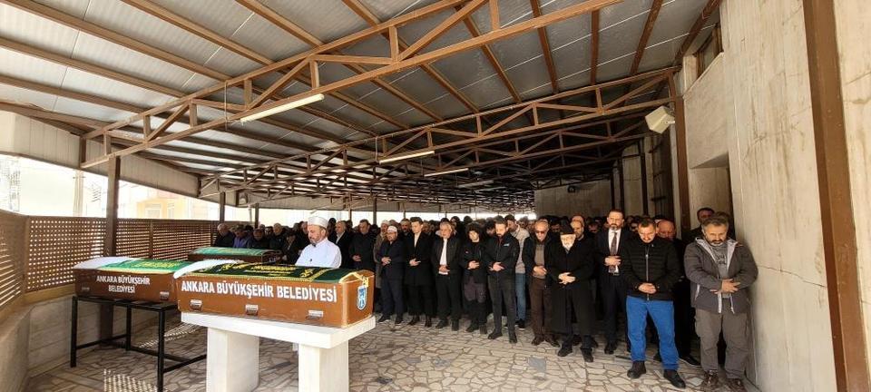 Otobüs kazasında hayatını kaybeden 4 kişi son yolculuğuna uğurlandı