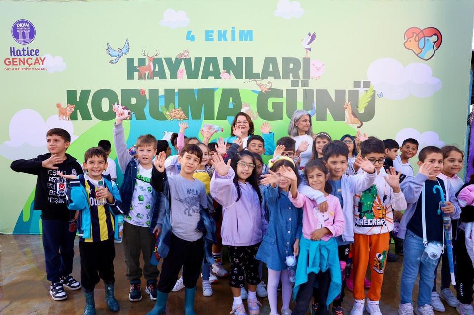 DİDİM'DE ELEKTRONİK ATIKLAR MAMAYA DÖNÜŞTÜ DİDİM'DE DÜNYA HAYVANLARI KORUMA GÜNÜ RENKLİ GEÇTİ