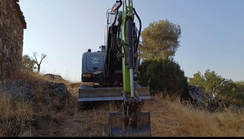 Çine’de ekskavatörle define avı jandarmaya takıldı