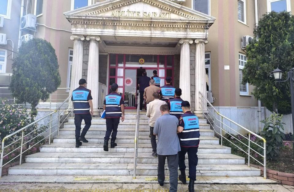 Aydın’da sit alanında suçüstü yakalanan  4 kişi tutuklandı