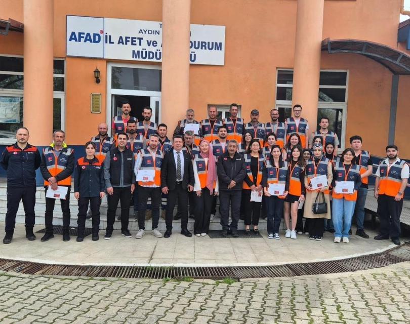 AFAD gönüllülerine sertifika ve kimlikleri teslim edildi