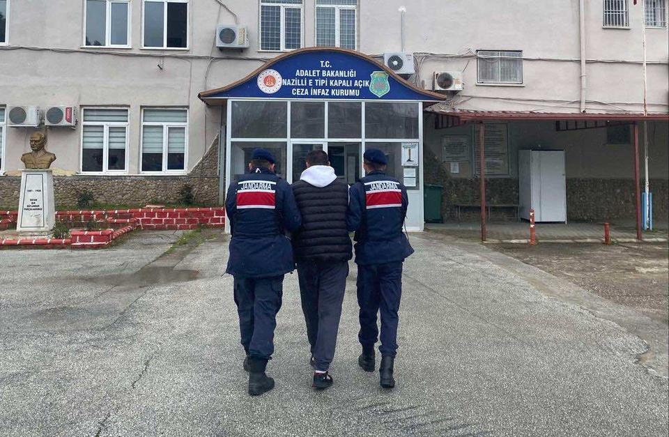Aydın’da JASAT operasyonu: 2 ayrı suçtan aranan kişi yakalandı