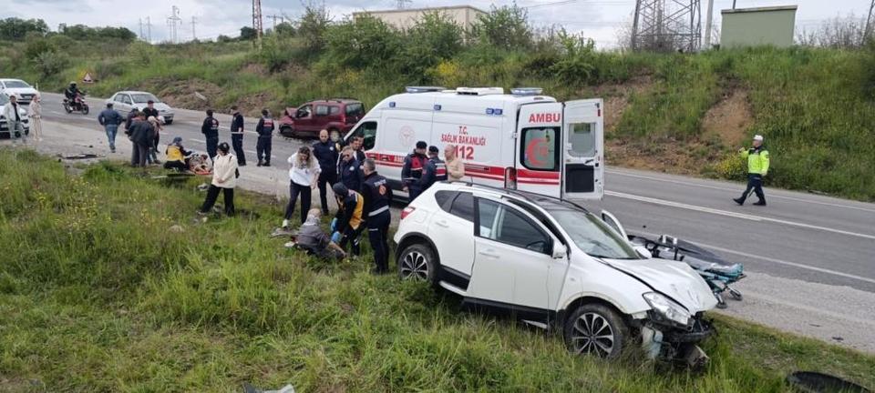 İki otomobil çarpıştı: 4 yaralı