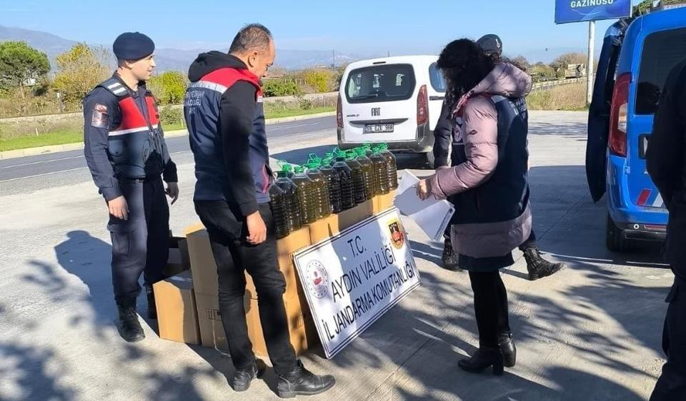 Aydın'da otobüs bagajından 400 litre kaçak yağ çıktı