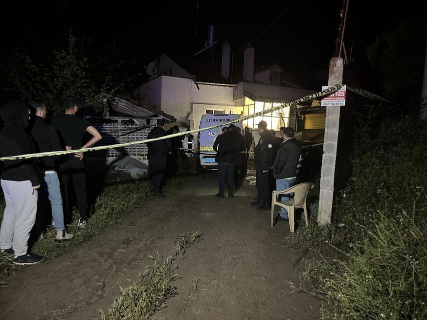 Yangında yaşlı çift hayatını kaybetti