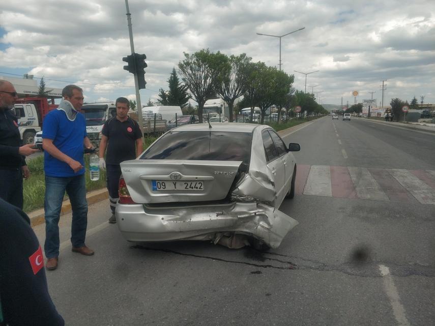 Otomobillerin çarpıştığı kazada 4 kişi yaralandı