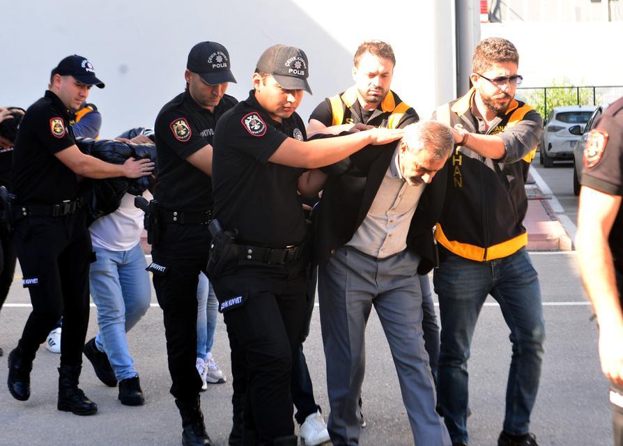 50 milyon haraç isteyip, iş yeri, ev ve muhtarlık kurşunladılar