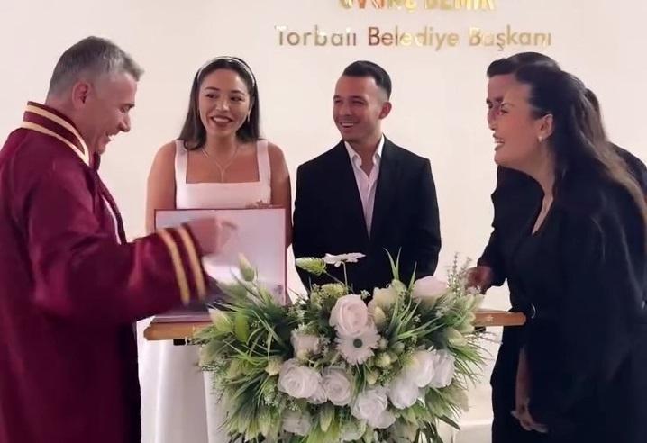 Asıl şakayı nikah memuru memur yaptı, defteri toplayıp gitti