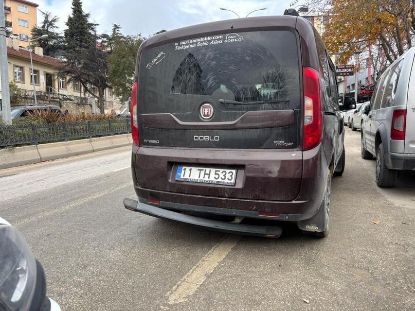 Yayaya yol verirken, arkadan motosiklet çarptı