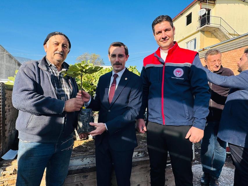 Bozdoğan'da 8 bin 700 fidan üreticilerle buluştu