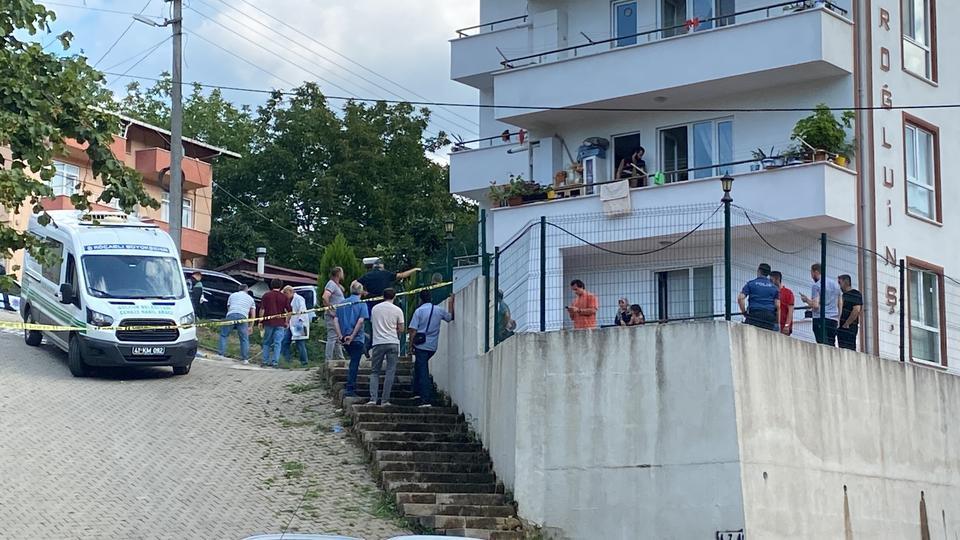 Eski eşini öldürdü, oğlunu yaraladı