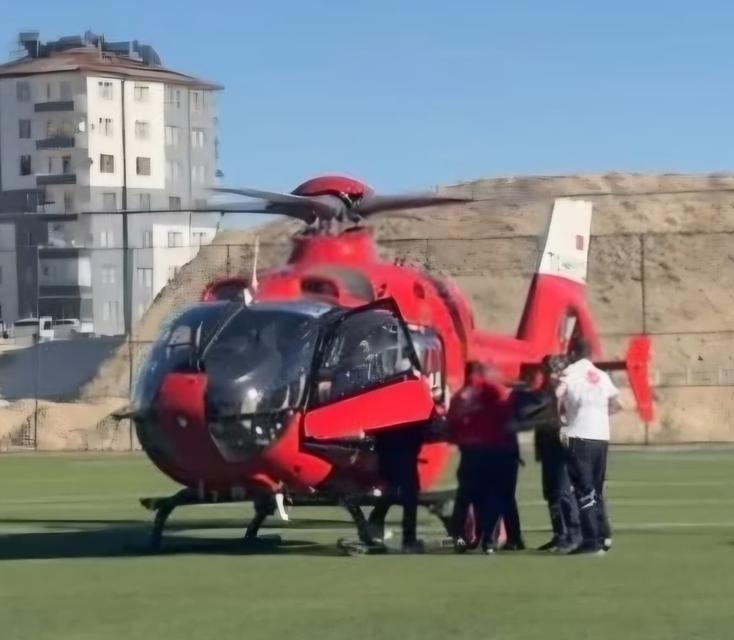 Ambulans helikopter 62 yaşındaki hasta için havalandı