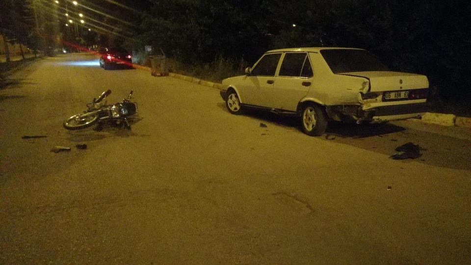 Park halindeki araca çarpan 17 yaşındaki motosiklet sürücüsü ağır yaralandı