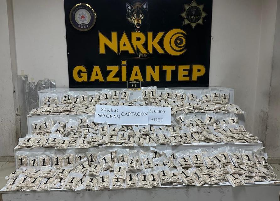 Binlerce uyuşturucu hap çuvallara zulalanmış halde bulundu