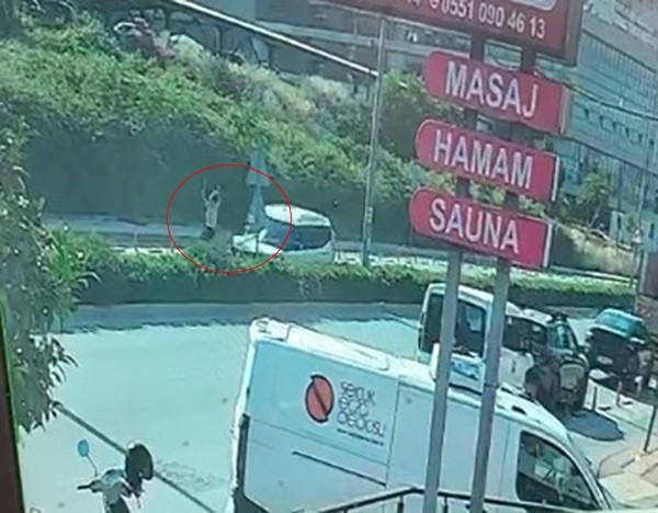Aracın çarptığı sağlık çalışanı kadın hayatını kaybetti