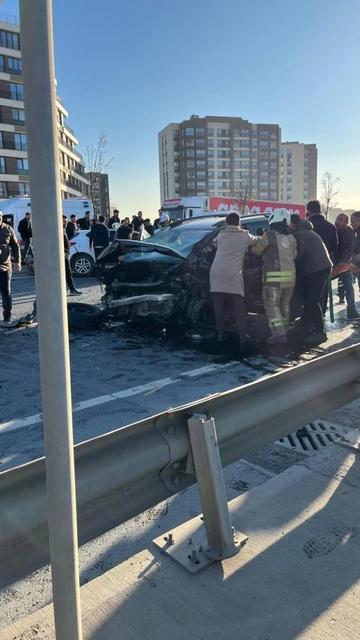 Kontrolden çıkan otomobil karşı şeride geçti: 1 ölü, 2 ağır yaralı