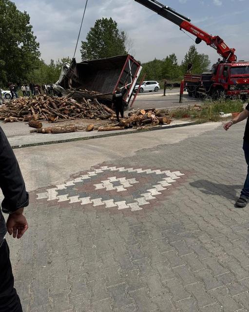 ÇANAKKALE'DE OTOBÜS KAZASINDA ÖLÜ SAYISI 7'YE YÜKSELDİ