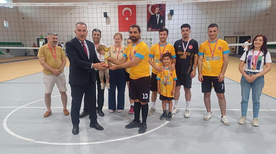 VOLEYBOL TURNUVASININ ŞAMPİYONU BELLİ OLDU