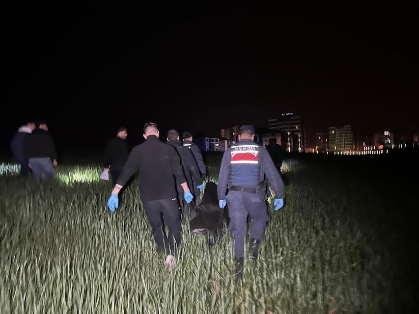 Tarlada cansız bedeni bulundu