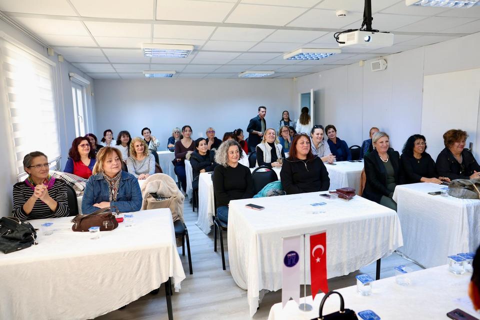 Didim Kadın Meclisi Aralık ayı toplantısı yoğun katılımla gerçekleşti