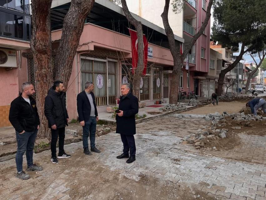 Buharkent’te bozulan yollar yenileniyor