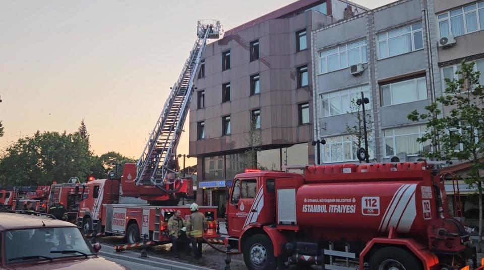 Otelde çıkan yangında 32 yaşındaki kişi hayatını kaybetti