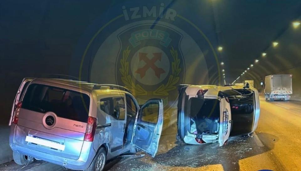 İki araç çarpıştı: 1 km'lik yoğunluk oluştu