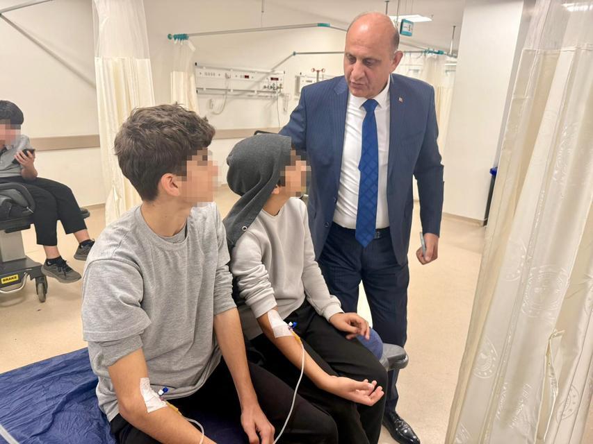 Çikolata yiyen 10 öğrenci zehirlendi