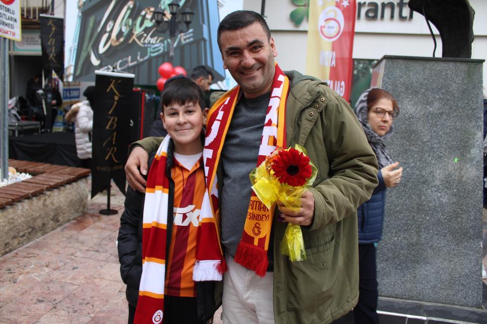 GALATASARAYLILAR, AYDIN'DA DERNEK BİNASINA KAVUŞTU