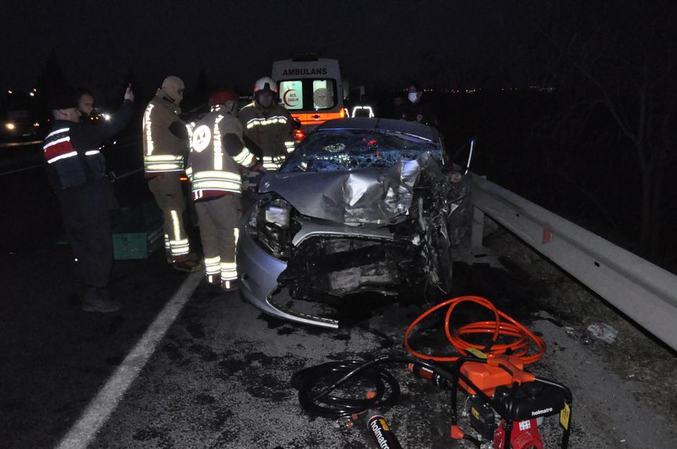 MANİSA'DA FECİ KAZA: 2 ÖLÜ, 5 YARALI