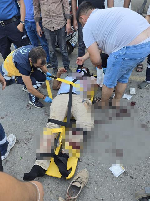 KAMYONET İLE MOTOSİKLET ÇARPIŞTI: 1 ÖLÜ, 2 YARALI