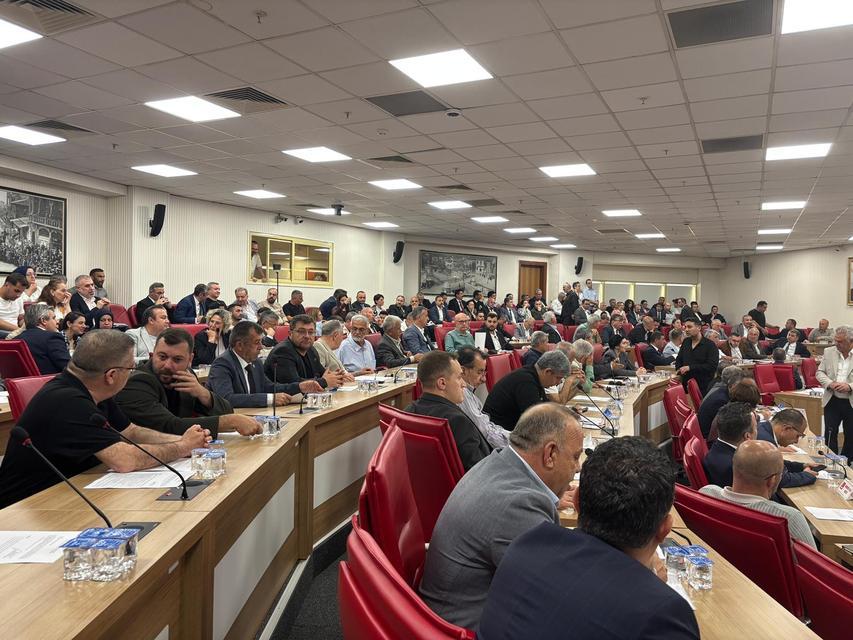Germencik parkları tartışma yaratti: AK Parti ile CHP karşı karşıya geldi