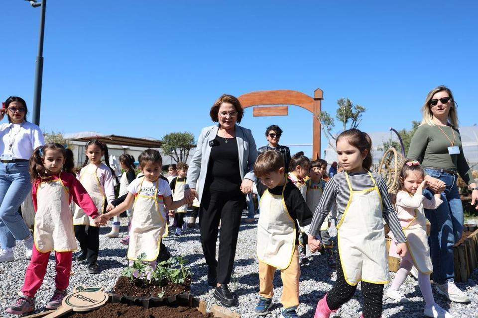 Didim’de çocuklar tarımı uygulamalı öğrendi