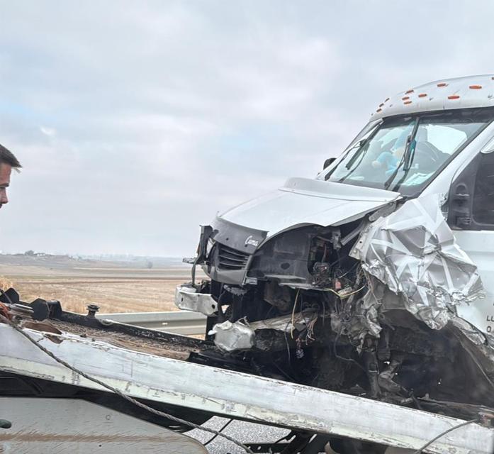 Maddi hasarlı kaza kara yolunu tek yönlü ulaşıma kapattı
