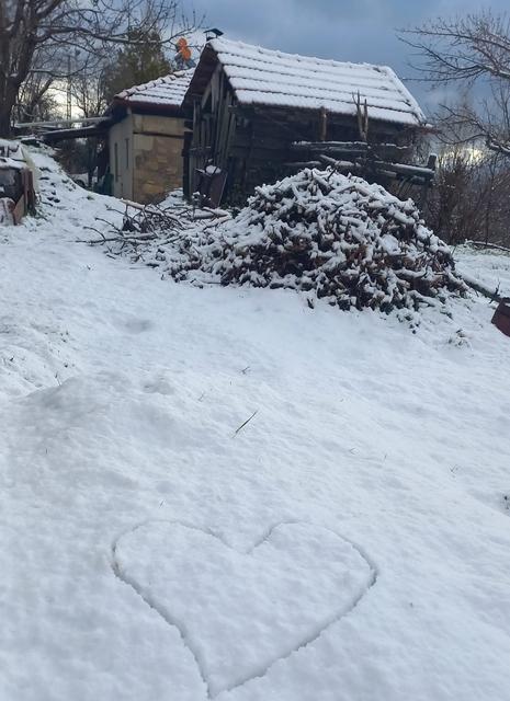 ÇAMELİ'NDE KAR KALINLIĞI 20 SANTİME YAKLAŞTI