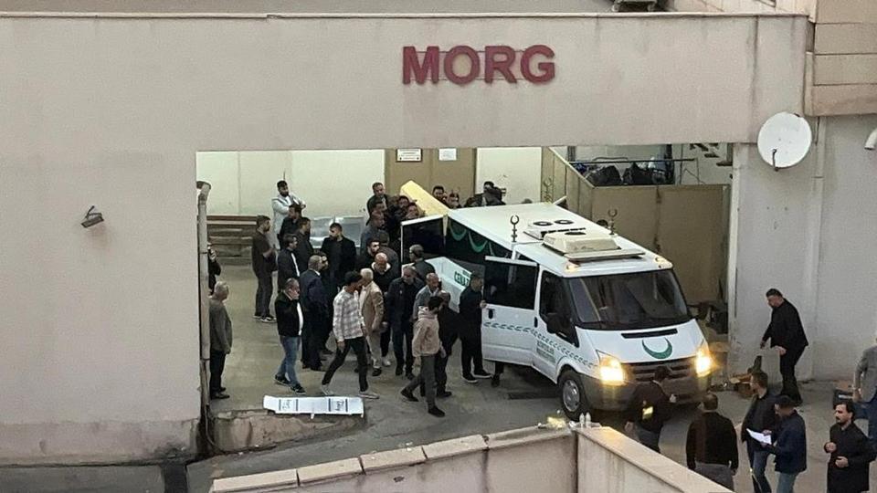 Haber alınamayan kadın evde bıçaklanmış halde bulundu