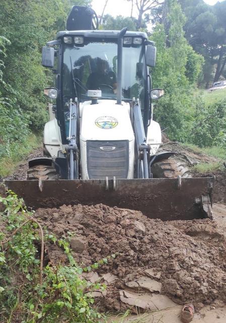 BOZDOĞAN'DA YAĞIŞ NEDENİYLE HEYELAN MEYDANA GELDİ