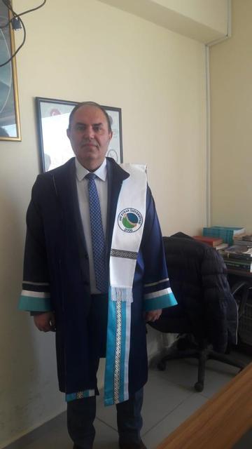 Üniversitede daire başkanı makam odasında hayatını kaybetti