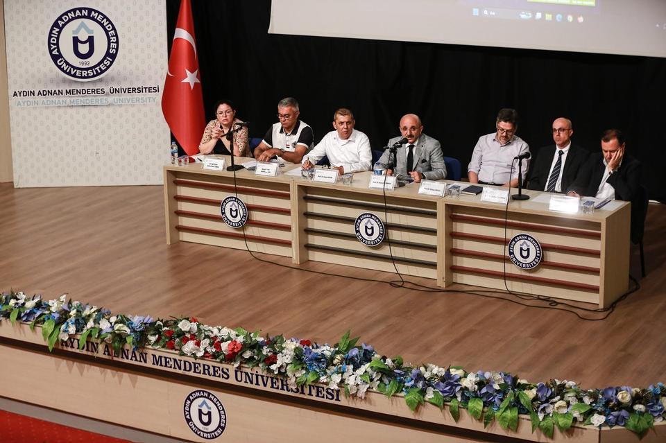 ADÜ'DE "TARIMSAL KURAKLIK VE ETKİN SU KULLANIMI" PANELİ DÜZENLENDİ