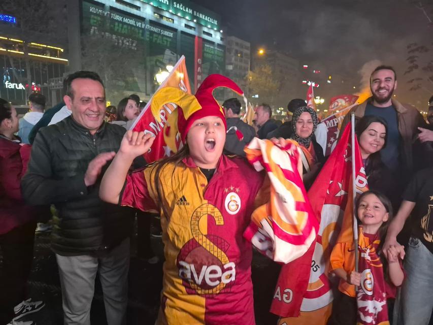 Galatasaray'ın şampiyonluğu Ankara’da zurna ve halaylar eşliğinde kutlandı