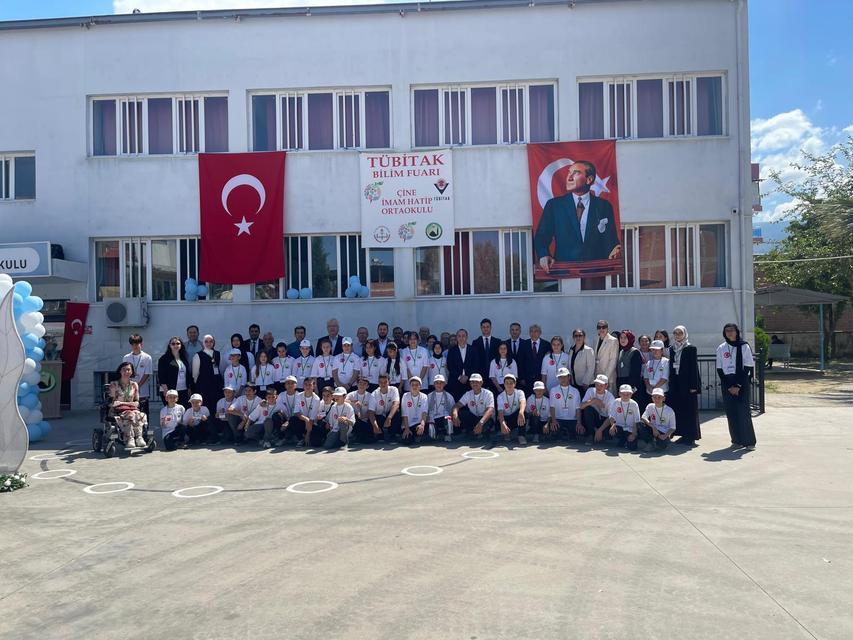 Çine İmam Hatip Ortaokulu’nda bilim ve teknoloji rüzgârı