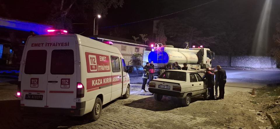 Araç yangını büyümeden söndürüldü