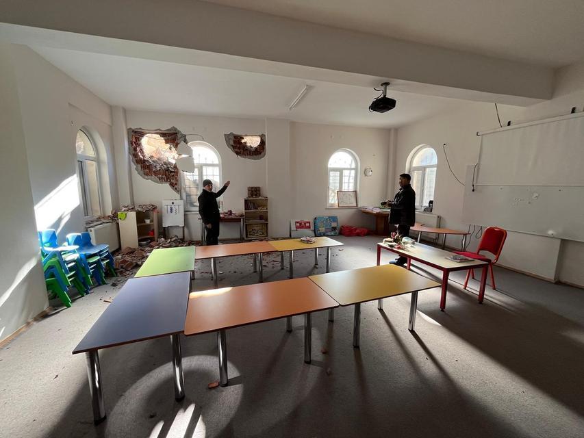 Yolun kaydığını fark eden kadın 31 öğrencinin hayatını kurtardı