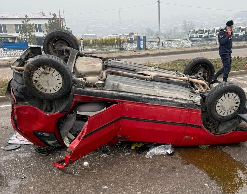 Tavşanlı'da otomobil takla attı: 1 yaralı