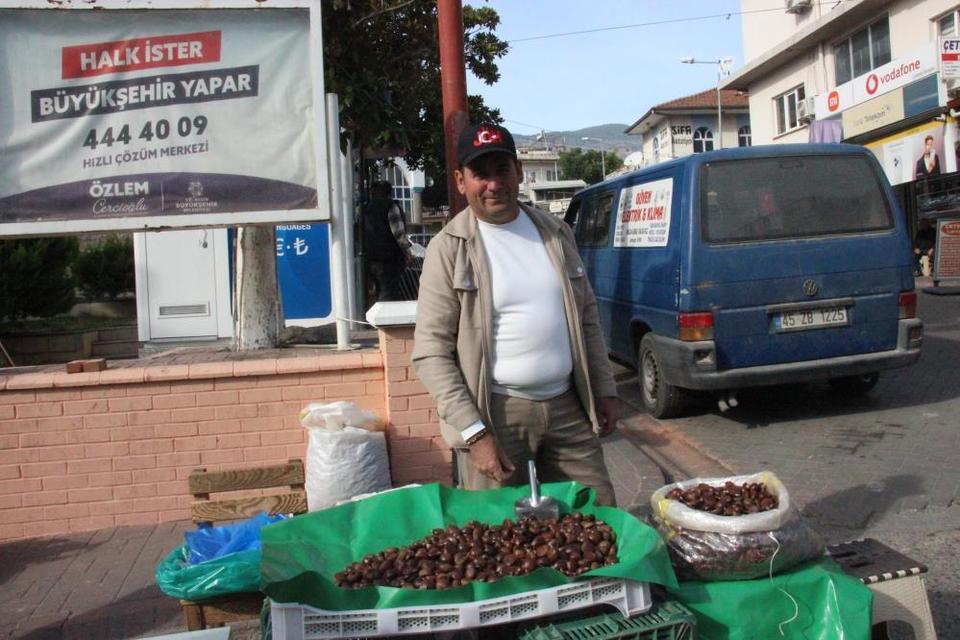 Aydın'da kestaneler pazar tezgahlardaki yerini aldı